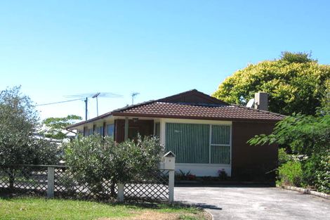 Photo of property in 8 Finlow Drive, Te Atatu South, Auckland, 0610