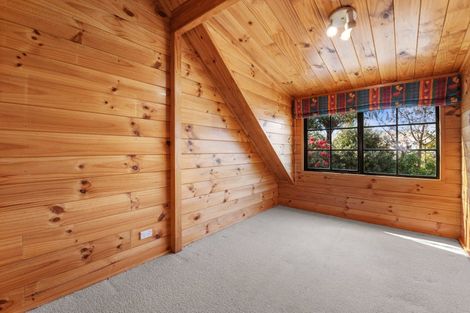 Photo of property in 38 Gemini Place, Kawaha Point, Rotorua, 3010