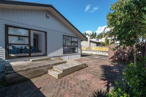 Photo of property in 54 Hattaway Avenue, Bucklands Beach, Auckland, 2012