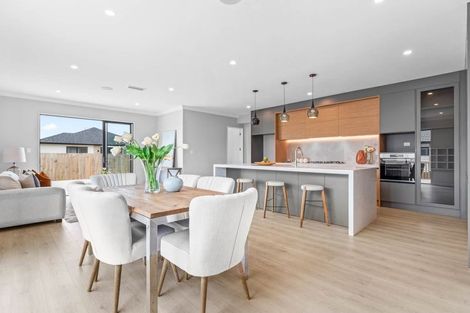 Photo of property in 13 Lumber Rise, Swanson, Auckland, 0614