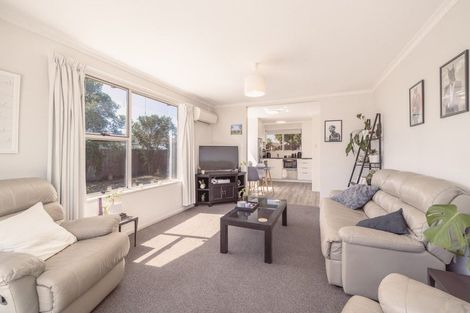 Photo of property in 2/90 Queenspark Drive, Parklands, Christchurch, 8083