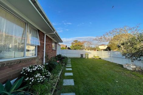 Photo of property in 1/10 Ballater Place, Highland Park, Auckland, 2010