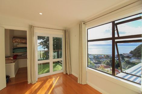 Photo of property in 6 Matai Terrace, Eastbourne, Lower Hutt, 5013