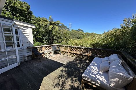 Photo of property in 54 Moana Road, Kelburn, Wellington, 6012