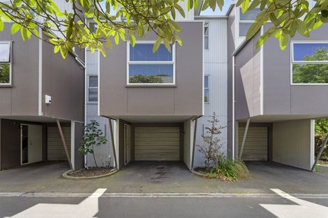 Photo of property in 2/3 Grove Road, Addington, Christchurch, 8024