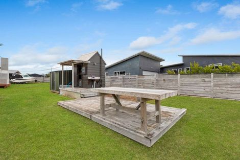 Photo of property in 102 Mahoe Place, Matarangi, Whitianga, 3592