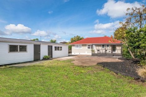 Photo of property in 6 Gill Avenue, Te Atatu Peninsula, Auckland, 0610