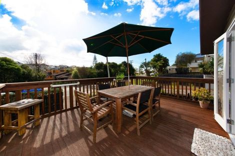 Photo of property in 1/18 Glenvar Road, Torbay, Auckland, 0630