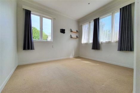 Photo of property in 2/232 East Coast Road, Forrest Hill, Auckland, 0620