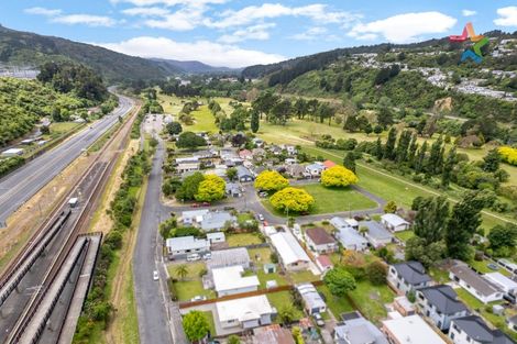 Photo of property in 8 Golf Road, Manor Park, Lower Hutt, 5019