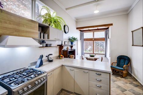 Photo of property in 7 Fitzroy Road, Bluff Hill, Napier, 4110