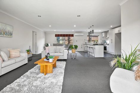 Photo of property in 64 Magellan Rise, Flagstaff, Hamilton, 3210