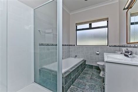 Photo of property in 9 Wentwood Place, Torbay, Auckland, 0630