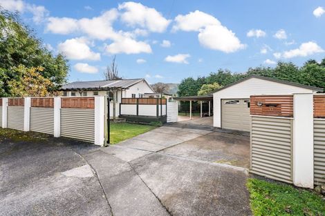 Photo of property in 12 Coates Grove, Silverstream, Upper Hutt, 5019
