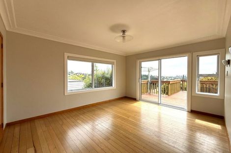 Photo of property in 939 East Coast Road, Torbay, Auckland, 0630