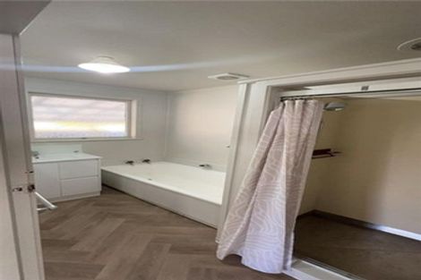 Photo of property in 32 Aurea Avenue, Pakuranga, Auckland, 2010