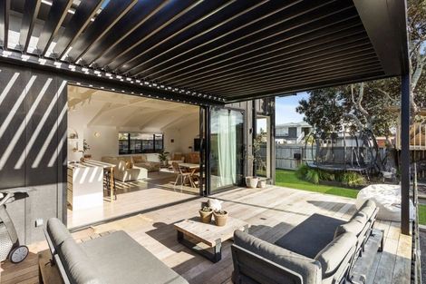 Photo of property in 1/7 Pine Road, Orewa, 0931