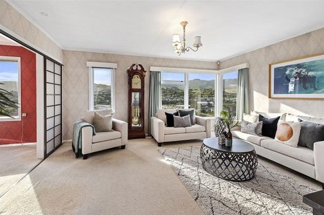 Photo of property in 14 Lane Crescent, Tawa, Wellington, 5028