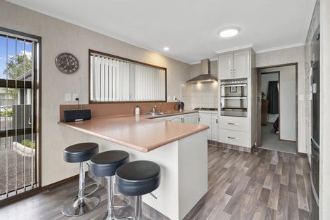 Photo of property in 27 Humphries Place, Awapuni, Palmerston North, 4412