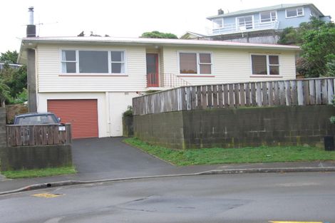 Photo of property in 12 Archbold Street, Newlands, Wellington, 6037