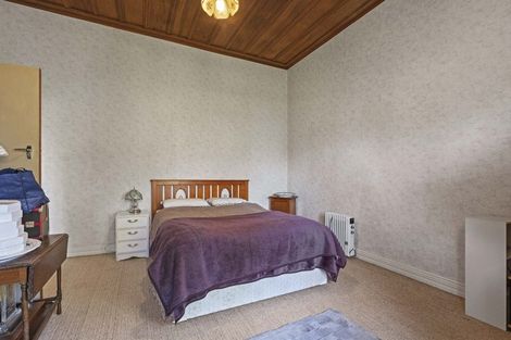 Photo of property in 16 Castle Street, Eltham, 4322