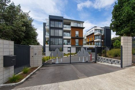 Photo of property in 8 Thompson Park Road, Mount Wellington, Auckland, 1060