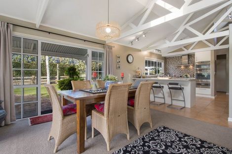 Photo of property in 42 Kayelene Place, Omokoroa, 3114