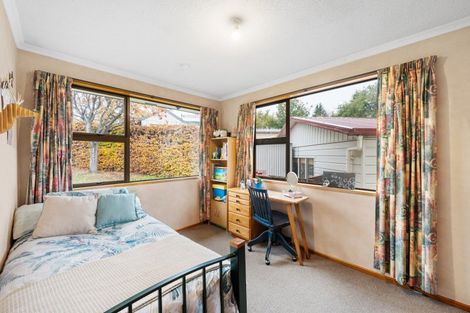 Photo of property in 2 Aeolus Place, Wanaka, 9305