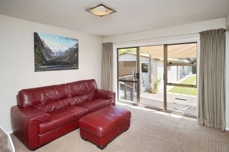 Photo of property in 22 Kendal Avenue, Burnside, Christchurch, 8053