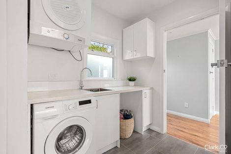 Photo of property in 29 Mana Esplanade, Paremata, Porirua, 5026