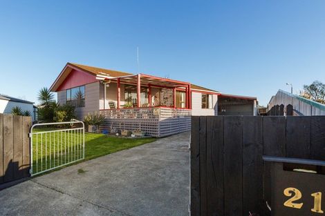 Photo of property in 21 Cargill Grove, Kelvin Grove, Palmerston North, 4414
