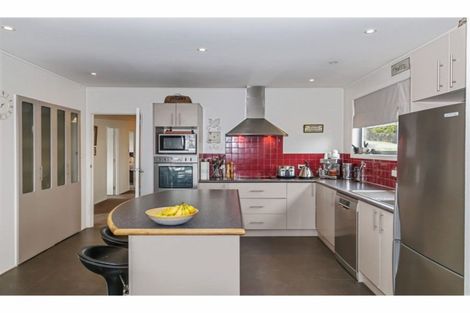 Photo of property in 1 Pluto Place, Beach Haven, Auckland, 0626