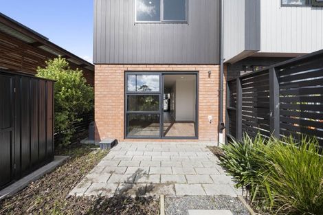 Photo of property in 43 Jabuka Street, Glen Eden, Auckland, 0602