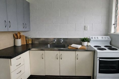 Photo of property in 2/312 Massey Road, Mangere East, Auckland, 2024