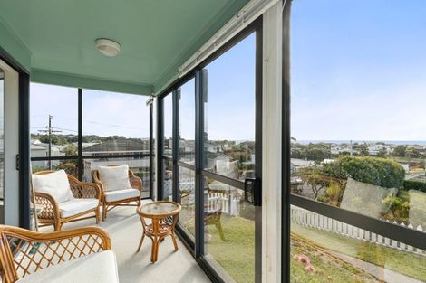 Photo of property in 47 Paynters Avenue, Strandon, New Plymouth, 4312