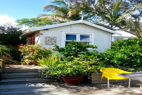 Photo of property in 27 Hastings Parade, Devonport, Auckland, 0624