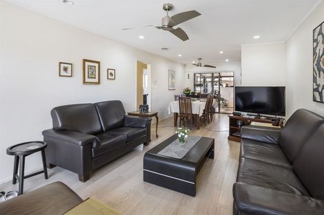 Photo of property in 1/5 Colleen Norma Place, Half Moon Bay, Auckland, 2012