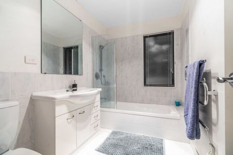 Photo of property in 2 Te Wharau Drive, Greenhithe, Auckland, 0632