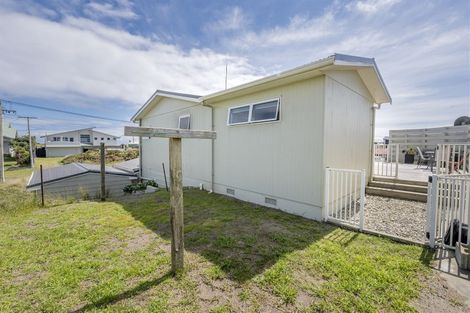 Photo of property in 35 Marine Parade South, Foxton Beach, Foxton, 4815