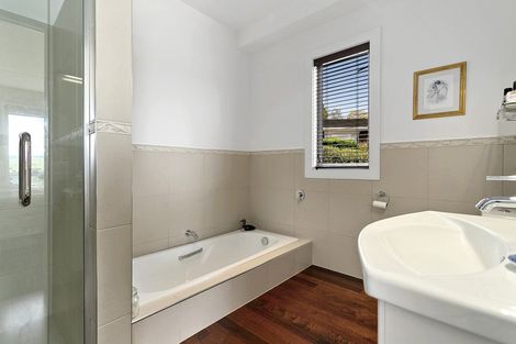 Photo of property in 1/13 Scenic Heights, Acacia Bay, Taupo, 3330