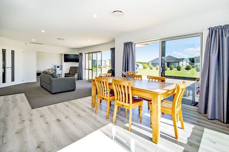 Photo of property in 25 Landsborough Drive, Darfield, 7571