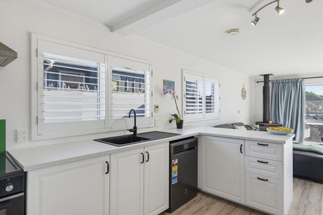 Photo of property in 11 Rodney Avenue, Te Horo Beach, Otaki, 5581