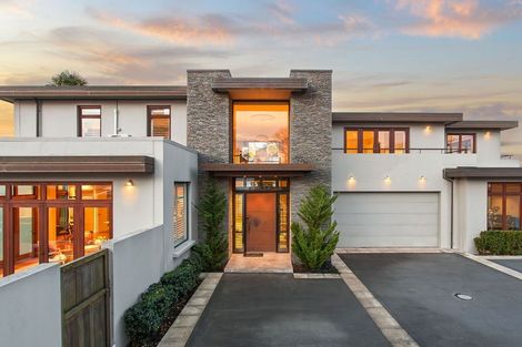 Photo of property in 118 Straven Road, Fendalton, Christchurch, 8014