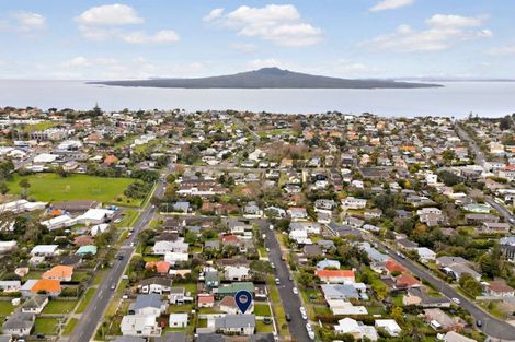Photo of property in 15 David Street, Bayswater, Auckland, 0622