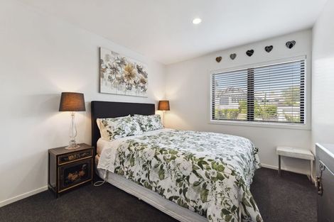 Photo of property in 20b Fulford Street, New Plymouth, 4310
