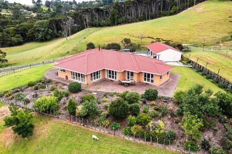 Photo of property in 97 Arrowsmith Road, Waitakere, Henderson, 0782