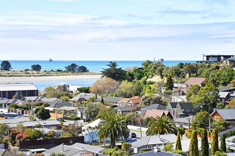 Photo of property in 11 Egnot Heights, Redcliffs, Christchurch, 8081