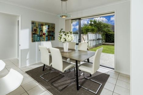 Photo of property in 18 William Gamble Drive, Greenhithe, Auckland, 0632