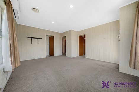 Photo of property in 2/17 Jenelin Road, Glendene, Auckland, 0602