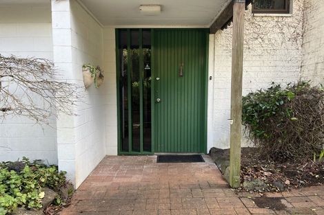 Photo of property in 24 Valley Road, Northcote, Auckland, 0626